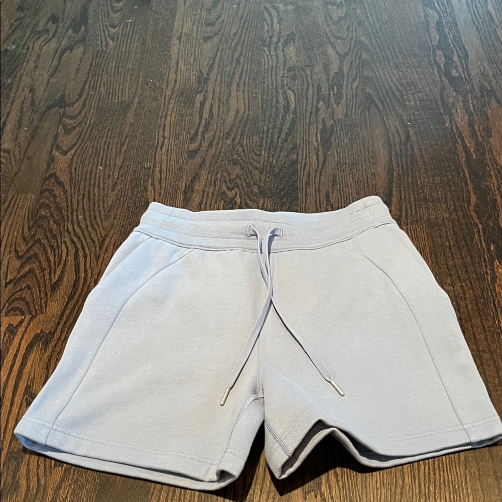 Lululemon Scuba High-Rise 5” Shorts